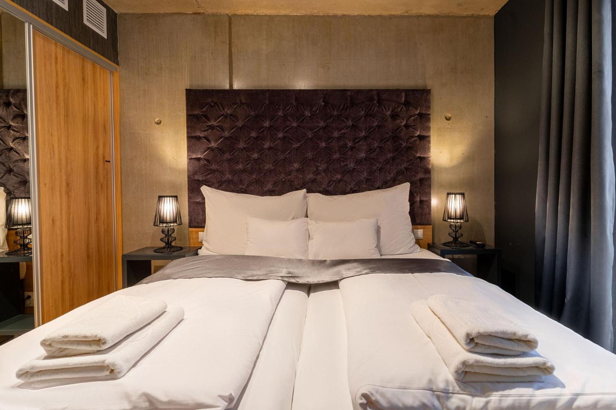 Onyx Luxury Budapest Exterior photo