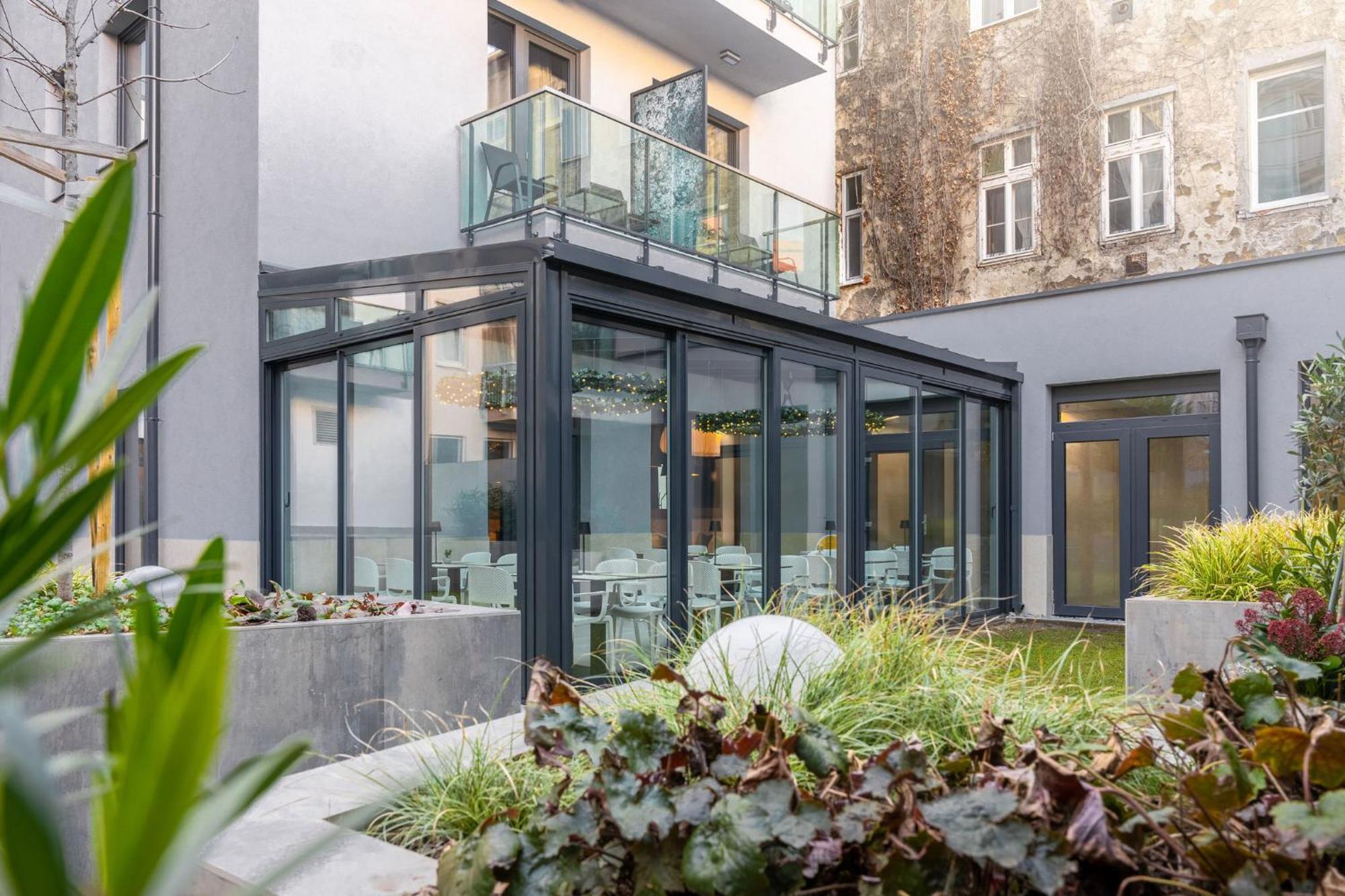 Onyx Luxury Budapest Exterior photo